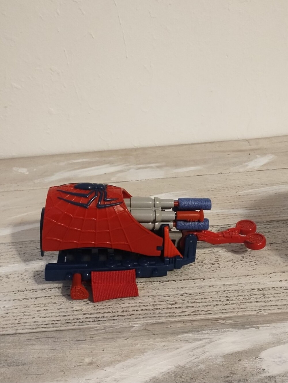 Marvel Spiderman Wrist Shooter Rare 2006 is working great